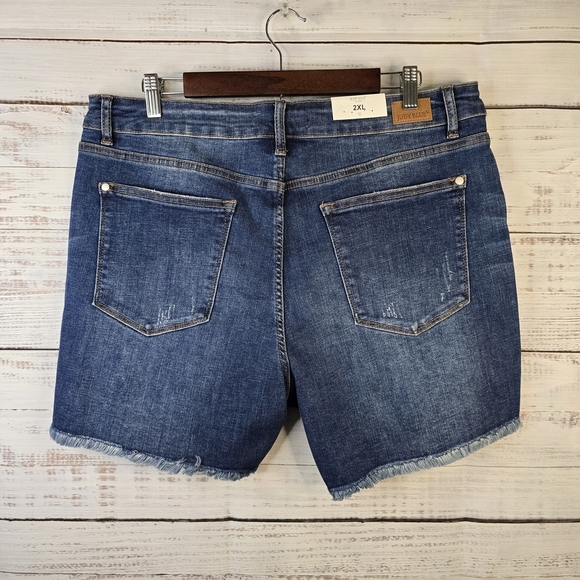NWT Judy Blue Distressed Blue Denim Shorts Women Plus Size 2XL Midrise - Picture 3 of 4